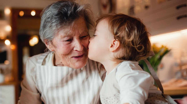 8 consigli della nonna: supereroi per giovani genitori